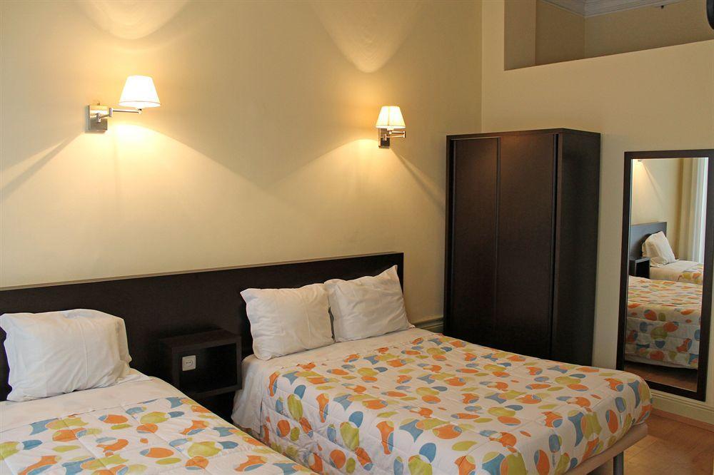 Lunar Guest House Порту Экстерьер фото