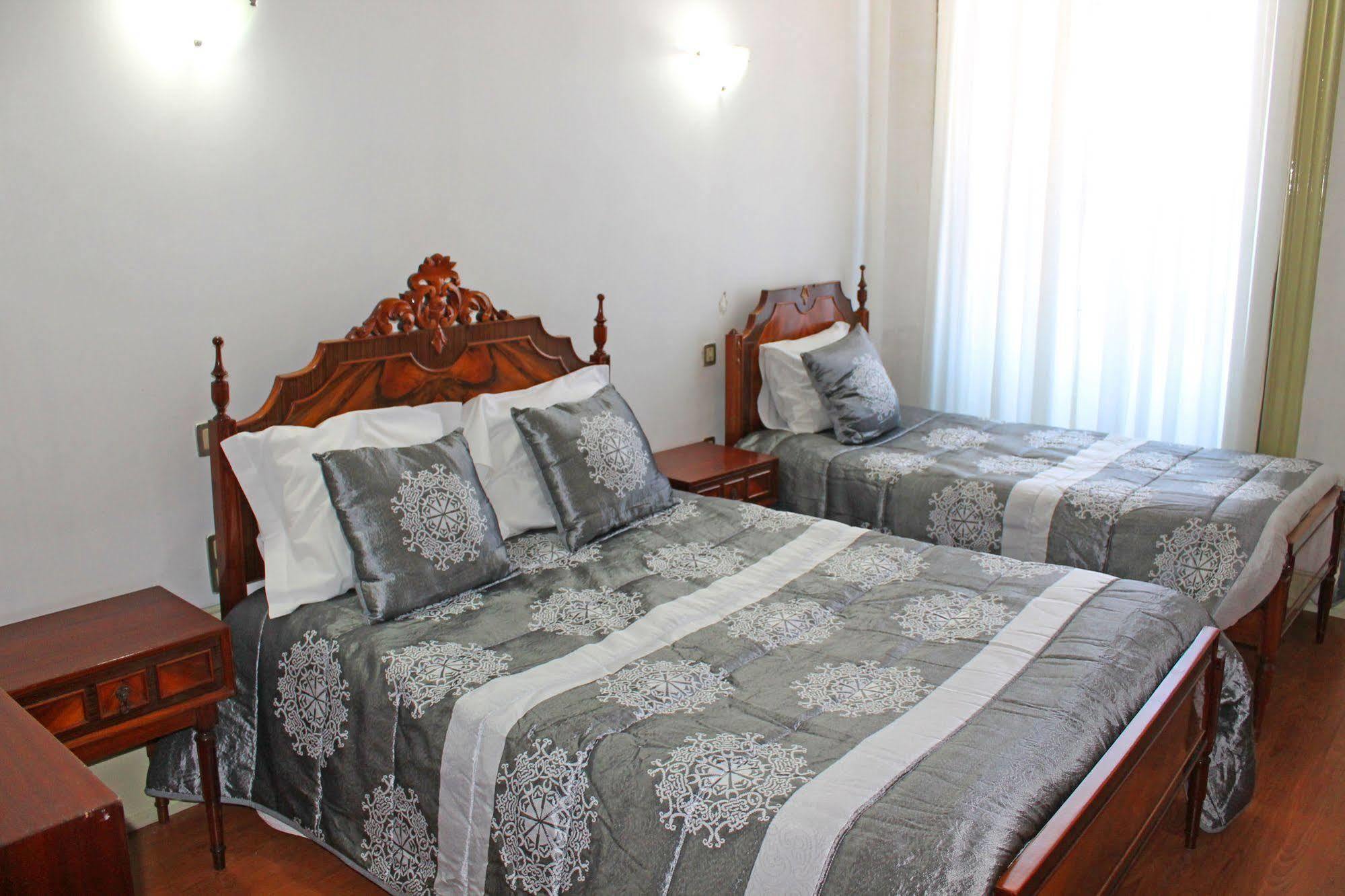 Lunar Guest House Порту Экстерьер фото