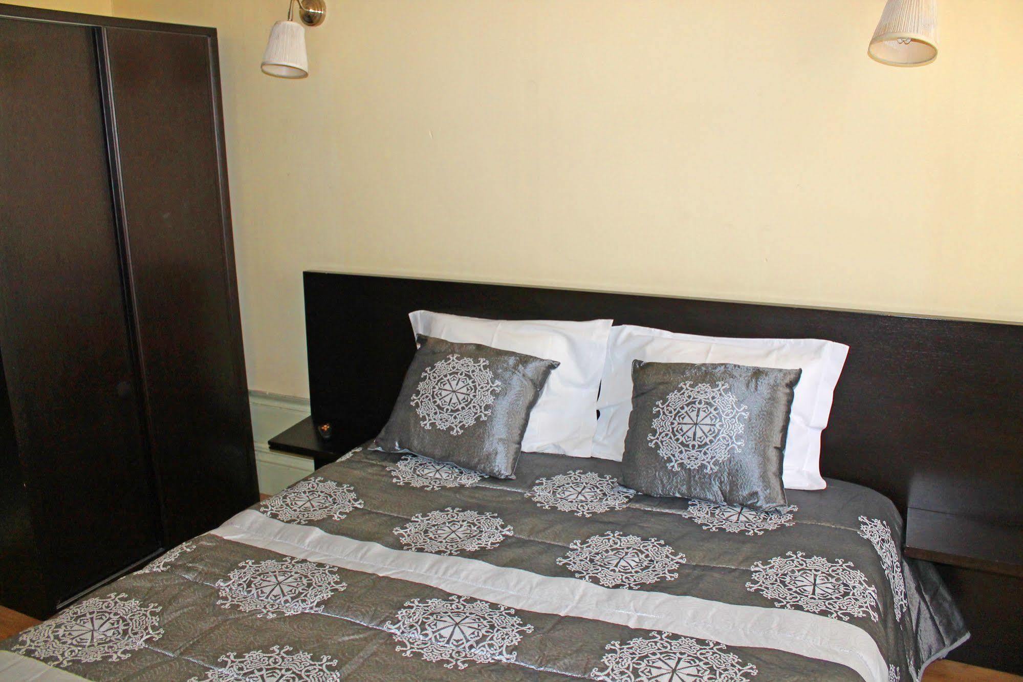 Lunar Guest House Порту Экстерьер фото