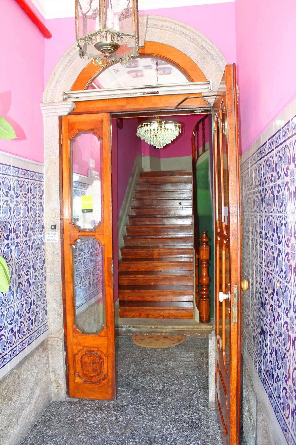 Lunar Guest House Порту Экстерьер фото