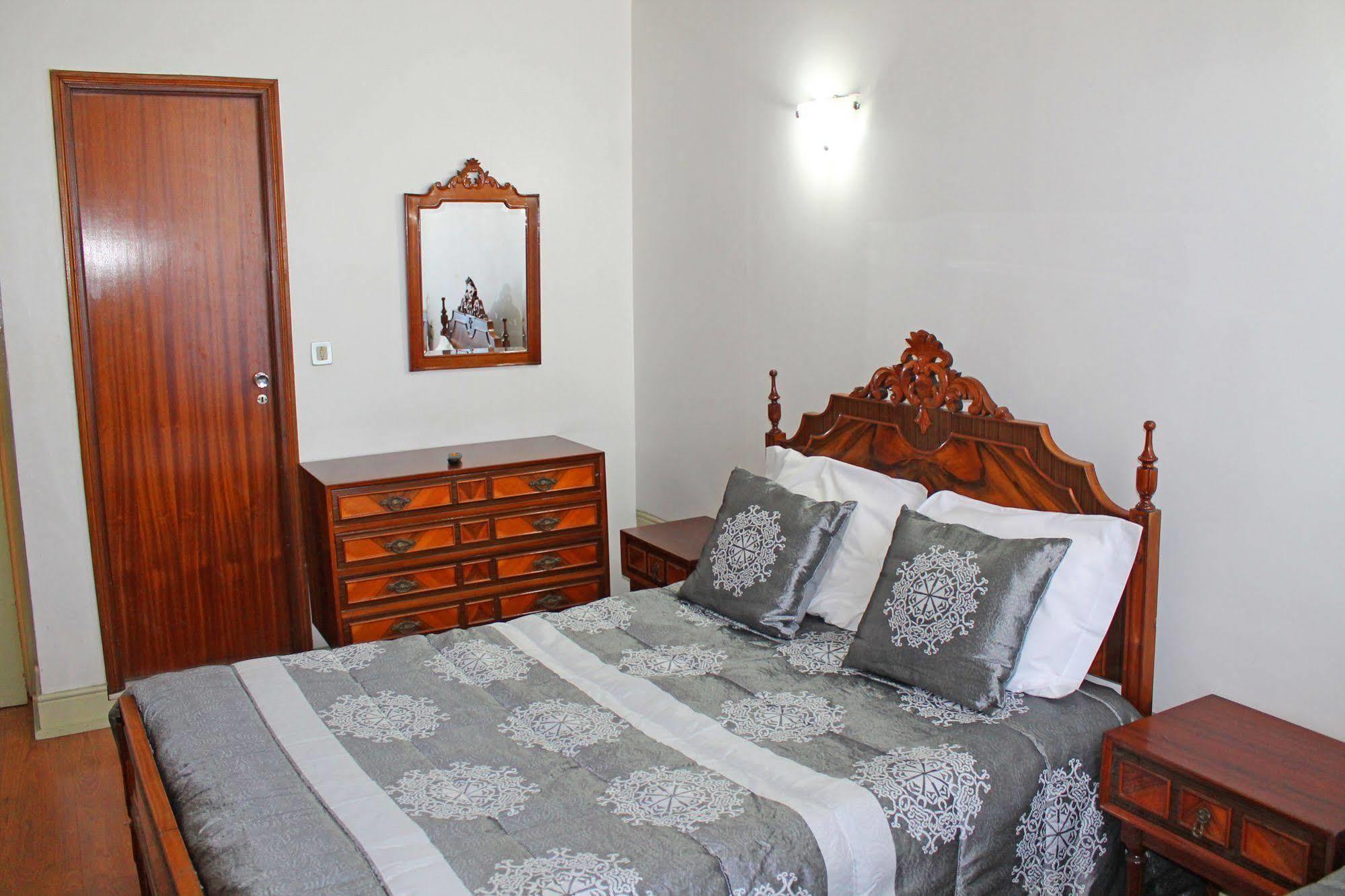 Lunar Guest House Порту Экстерьер фото